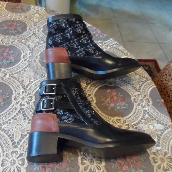 Chanel Black Tweed/Leather Moto Ankle Boots w/Buckles-LOGO Detail Size 38.5M - Picture 8 of 16